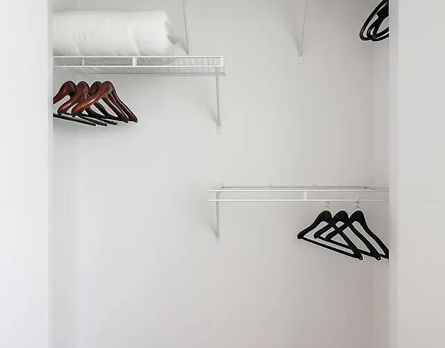 Apartment The Spot Eclectic • Modern • Sleeps 6 *